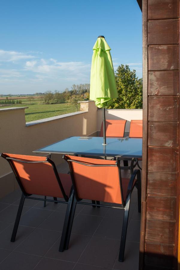 Eliza 1 Birdland Golf Apartman Bük Exterior foto